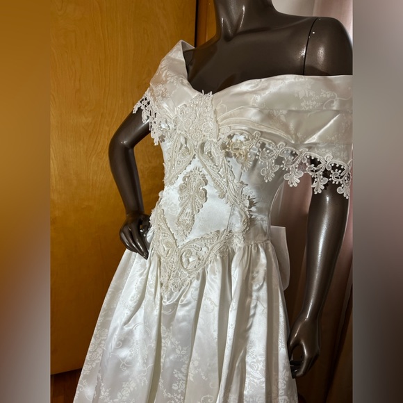 Jessica McClintock Cream Off-Shoulder High Low Dress - Picture 3 of 6